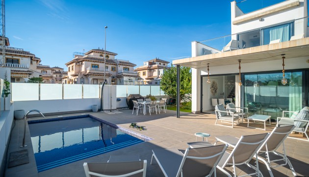 Herverkoop - Detached Villa - Orihuela Costa - Lomas de Cabo Roig