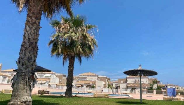 Перепродажа - Таунхаус - Torrevieja - Nueva Torrevieja - Aguas Nuevas