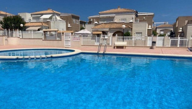 Перепродажа - Таунхаус - Torrevieja - Nueva Torrevieja - Aguas Nuevas