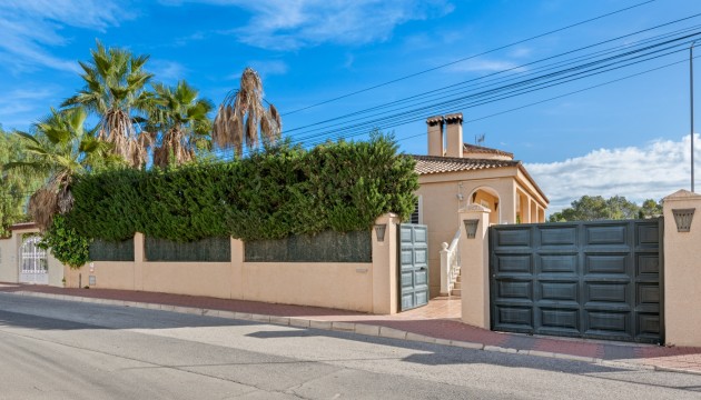 Перепродажа - отдельная вилла - Torrevieja - Los Balcones - Los Altos del Edén