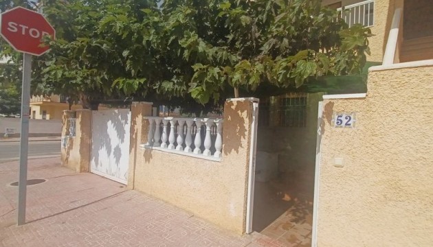 Resale - Bungalow - Torrevieja