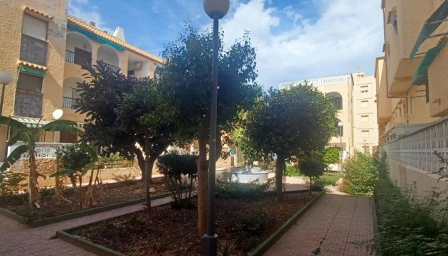 Resale - Bungalow - Torrevieja