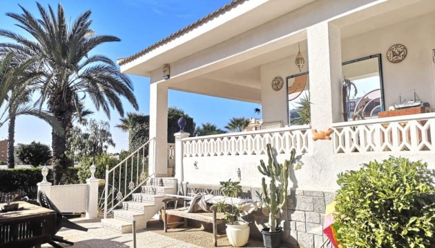 Wiederverkauf - Semi Detached Villa - Orihuela Costa - Punta Prima