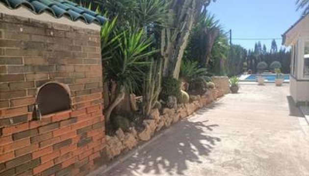 Herverkoop - Detached Villa - Elche