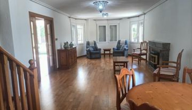 Herverkoop - Detached Villa - Elche