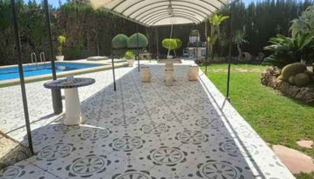 Herverkoop - Detached Villa - Elche