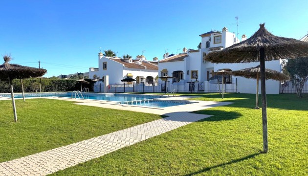 Resale - Townhouse - Orihuela Costa - Villamartín