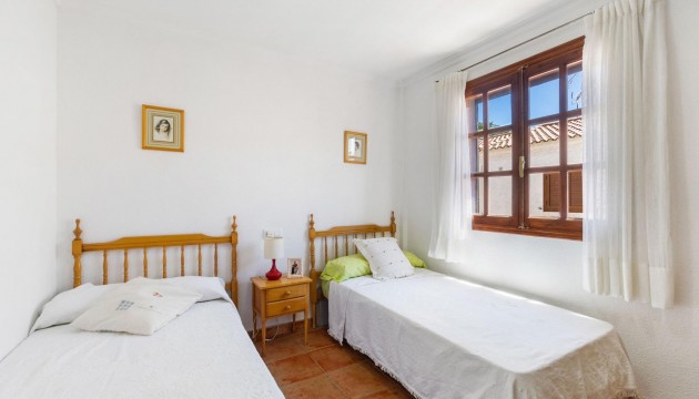 Resale - Bungalow - Pilar de la Horadada - Mil Palmeras