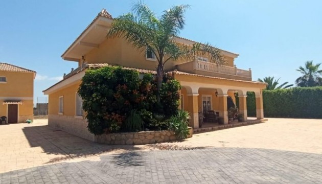 Resale - Detached Villa - Elche