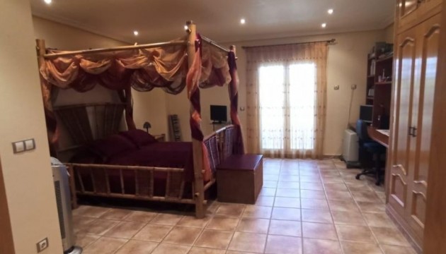 Resale - Detached Villa - Elche