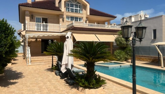 Resale - Detached Villa - Torrevieja - La Veleta