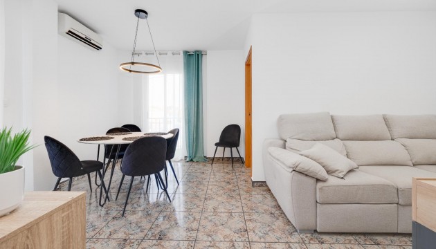 Resale - Apartment - Torrevieja - El Acequión - Los Náufragos