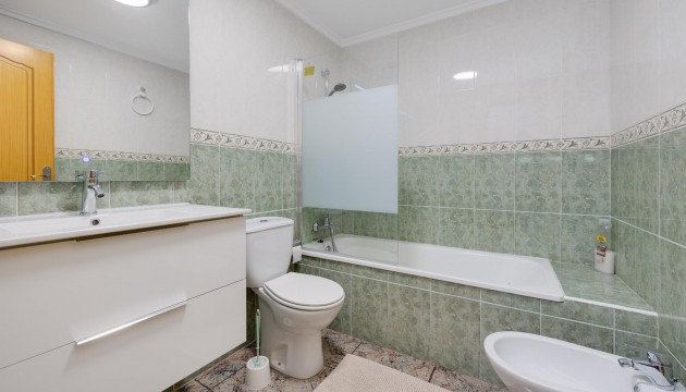 Resale - Apartment - Torrevieja - El Acequión - Los Náufragos