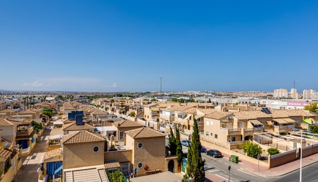 Перепродажа - отдельная вилла - Torrevieja