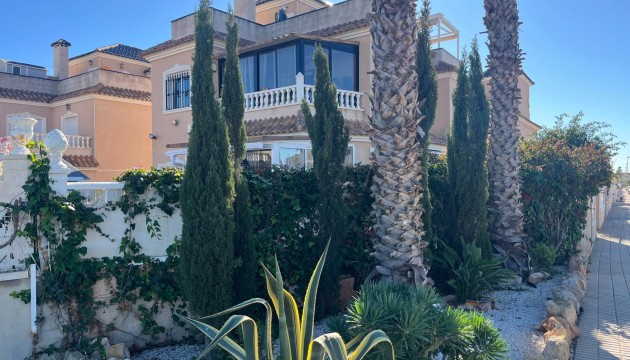 Videresalg - Detached Villa - Orihuela Costa - La Zenia