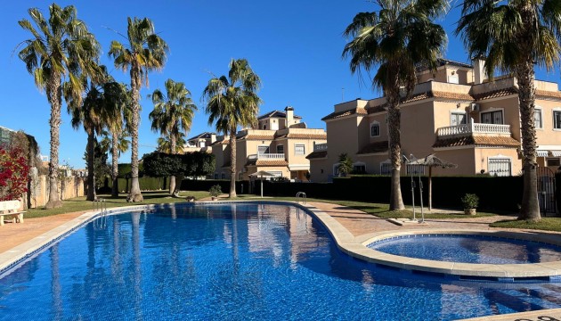 Videresalg - Detached Villa - Orihuela Costa - La Zenia