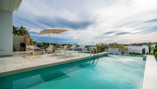 Перепродажа - отдельная вилла - Las Colinas Golf