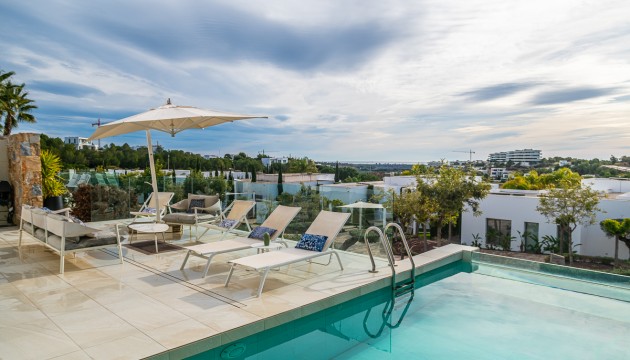 Перепродажа - отдельная вилла - Las Colinas Golf