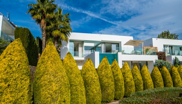 Перепродажа - отдельная вилла - Las Colinas Golf