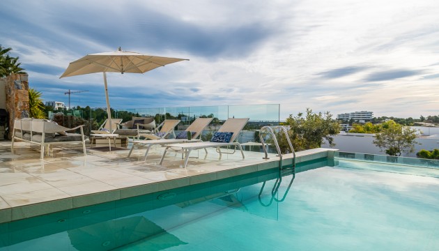 Перепродажа - отдельная вилла - Las Colinas Golf