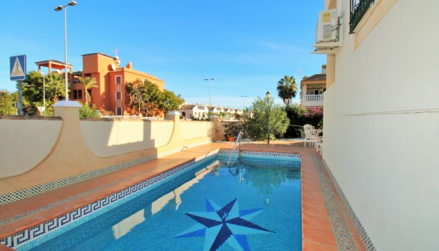 Wiederverkauf - Apartment - Orihuela Costa - Villamartín