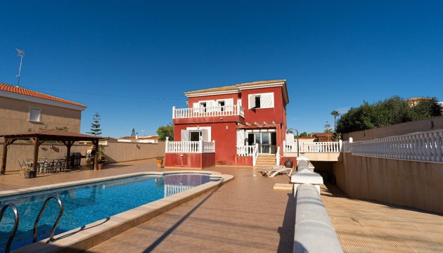 Перепродажа - отдельная вилла - Torrevieja - Nueva Torrevieja - Aguas Nuevas