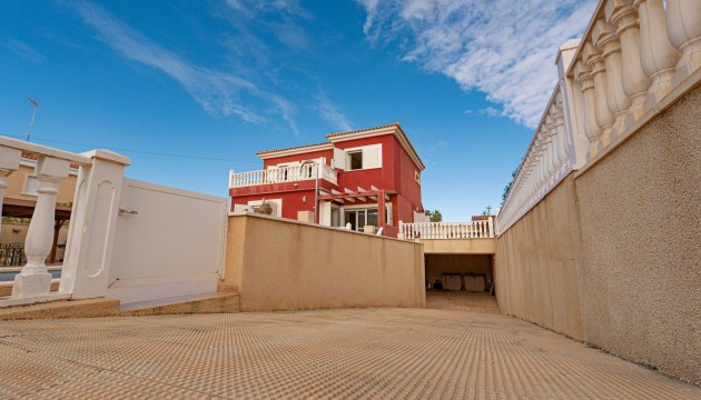 Перепродажа - отдельная вилла - Torrevieja - Nueva Torrevieja - Aguas Nuevas