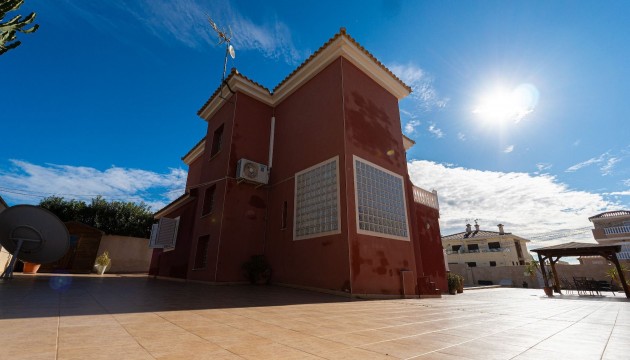 Перепродажа - отдельная вилла - Torrevieja - Nueva Torrevieja - Aguas Nuevas