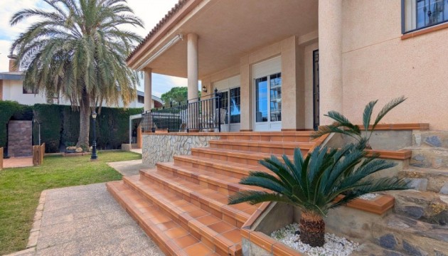 Herverkoop - Detached Villa - Mil Palmeras