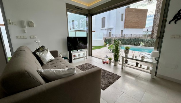 Herverkoop - Detached Villa - Orihuela Costa - Villamartín