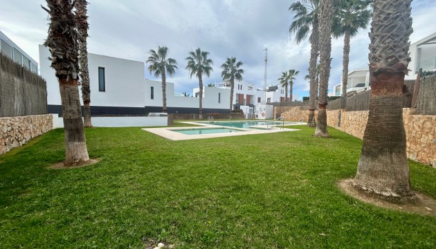 Herverkoop - Detached Villa - Orihuela Costa - Villamartín