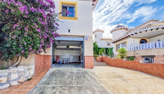 Videresalg - Detached Villa - Orihuela Costa - Villamartín