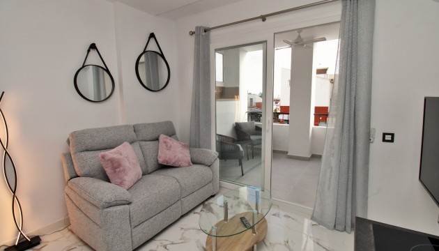 Resale - Apartment - Orihuela Costa - Villamartín