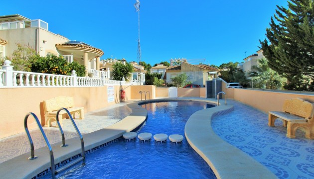 Resale - Detached Villa - Orihuela Costa - Villamartín