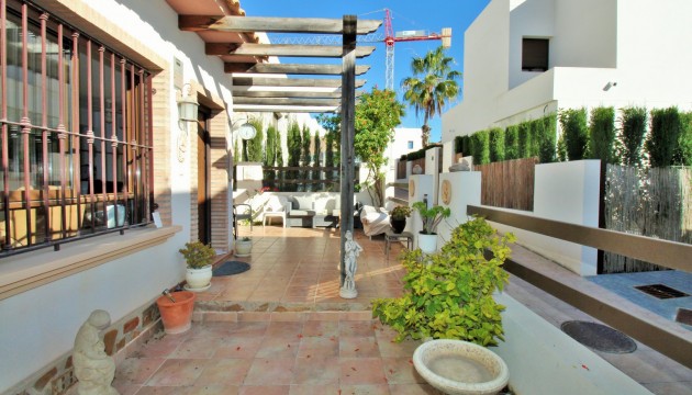 Resale - Detached Villa - Orihuela Costa - Villamartín