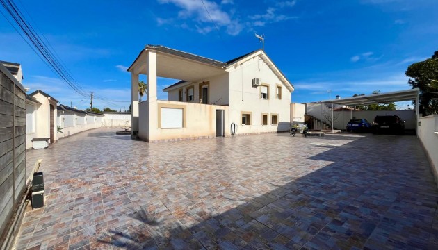 Begagnad - Fristående Villa - Torrevieja - Los Balcones - Los Altos del Edén