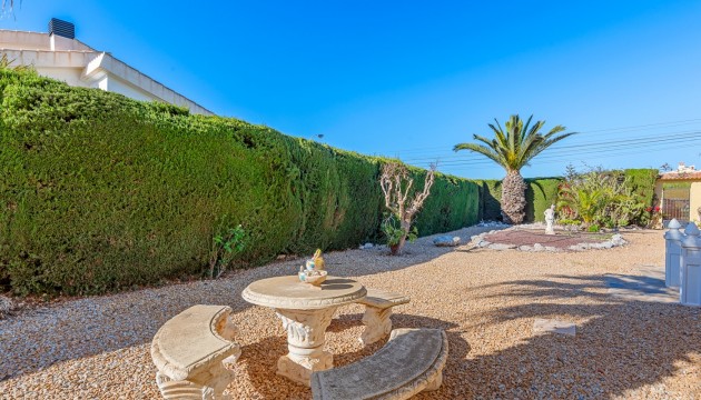 Resale - Detached Villa - Torrevieja - La Siesta - El Salado -  Torreta