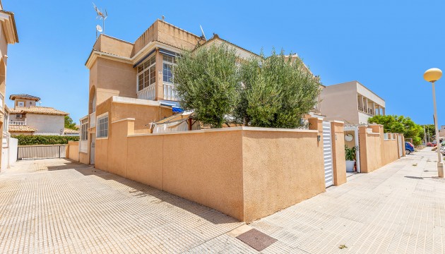 Resale - Apartment - Torrevieja - La Zenia