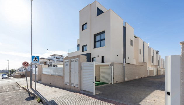 Перепродажа - отдельная вилла - Torrevieja