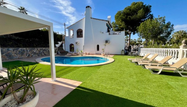 Videresalg - Detached Villa - Orihuela Costa - Villamartín