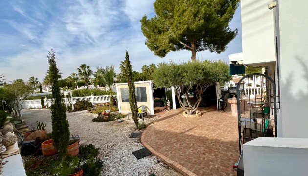 Videresalg - Detached Villa - Orihuela Costa - Villamartín