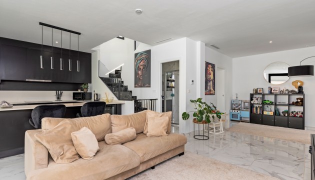 Перепродажа - отдельная вилла - Los Montesinos