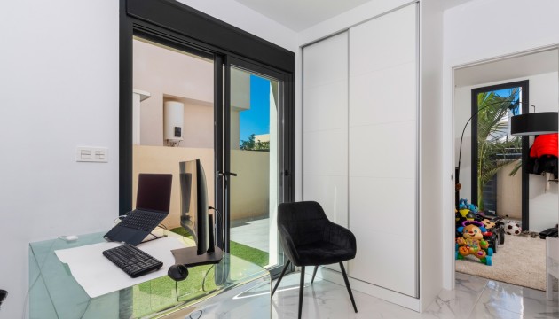 Перепродажа - отдельная вилла - Los Montesinos