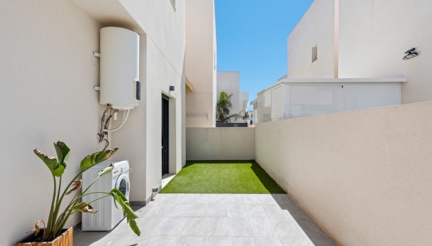 Перепродажа - отдельная вилла - Los Montesinos