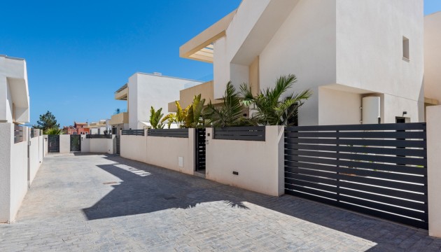 Перепродажа - отдельная вилла - Los Montesinos