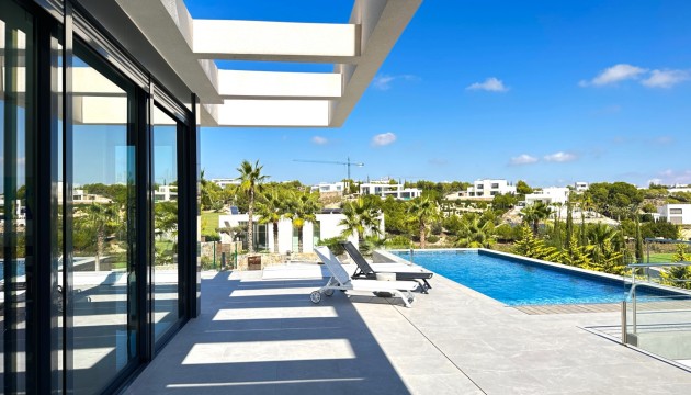 Reventa - Chalet Independiente - Las Colinas Golf