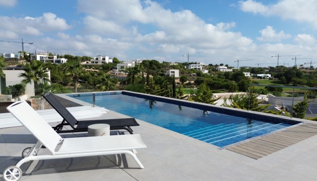 Reventa - Chalet Independiente - Las Colinas Golf