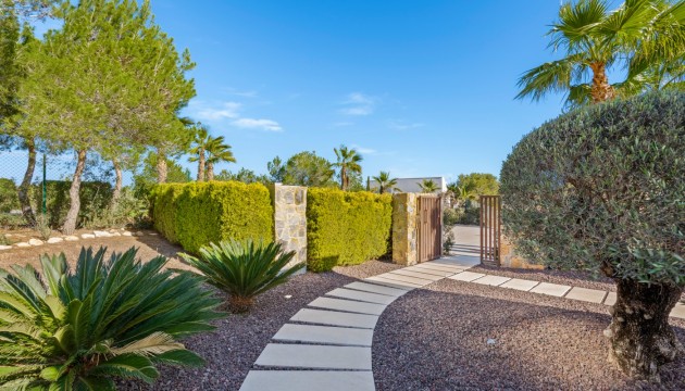 Reventa - Chalet Independiente - Las Colinas Golf