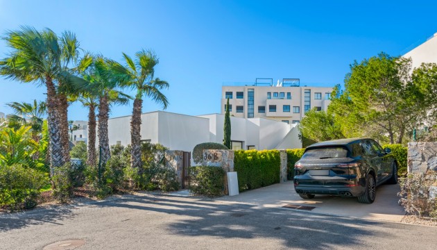 Reventa - Chalet Independiente - Las Colinas Golf