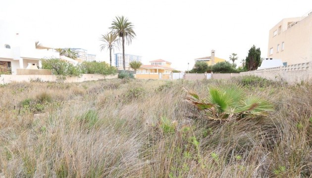 Resale - Plot / Land - La Manga del Mar Menor